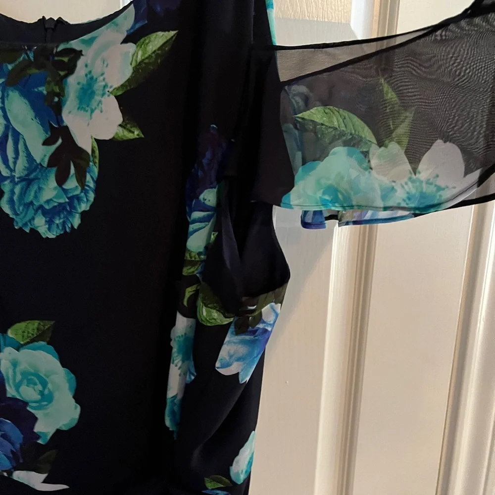 Jessica Howard Cold Shoulder Dress - Picture 4 of 4